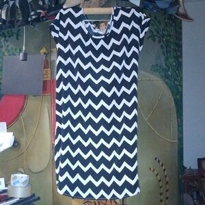 Pink Rose Black and White Zigzag Midi Dress
